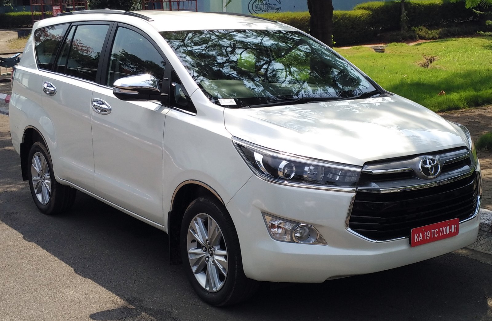 Toyota Innova Crysta Luxury SUV Taxi